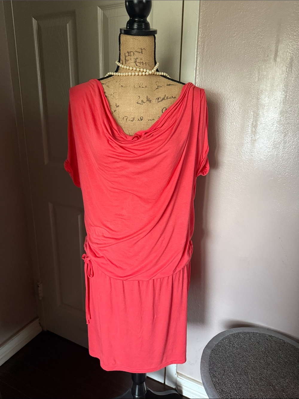 VENUS Coral-Red Draped Back Short Sleeve Midi Dress